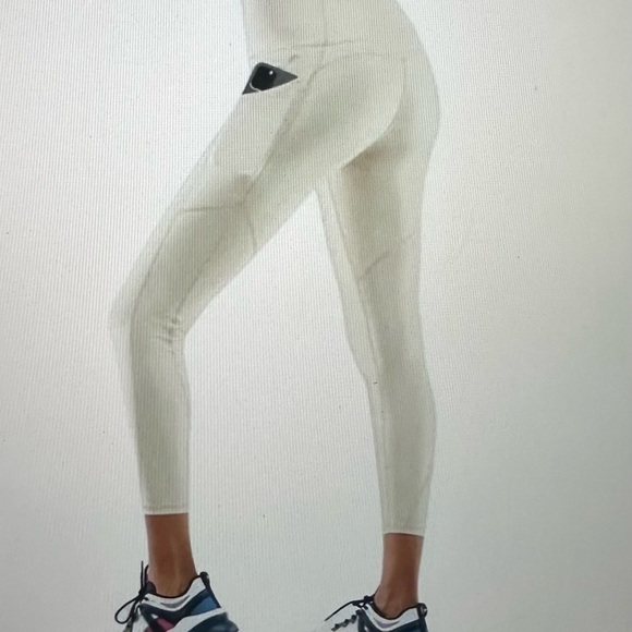 NWT Fabletics Oasis Sine PureLuxe High-Waisted 7/8 Leggings Ivory Size XXS - Picture 2 of 9